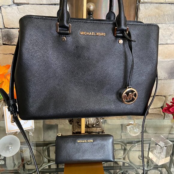 Michael Kors Black Leather Shoulder Bag with Gold Hardware & Wallet Set - Picture 1 of 11